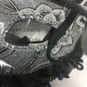 Silver and Black floral lace rhinestone Masquerade Halloween mask costume Mardig
